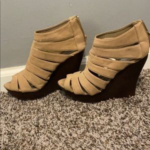 Debs women’s platform wedge shoe 8 1/2 peep toe